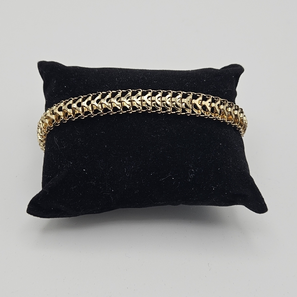 gold tone mesh chain bracelet